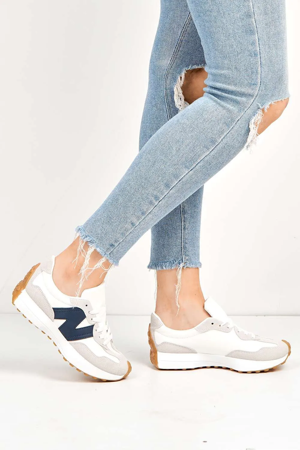 Flexi Two-Tone PU Detail Lace-up Trainers in White / Navy