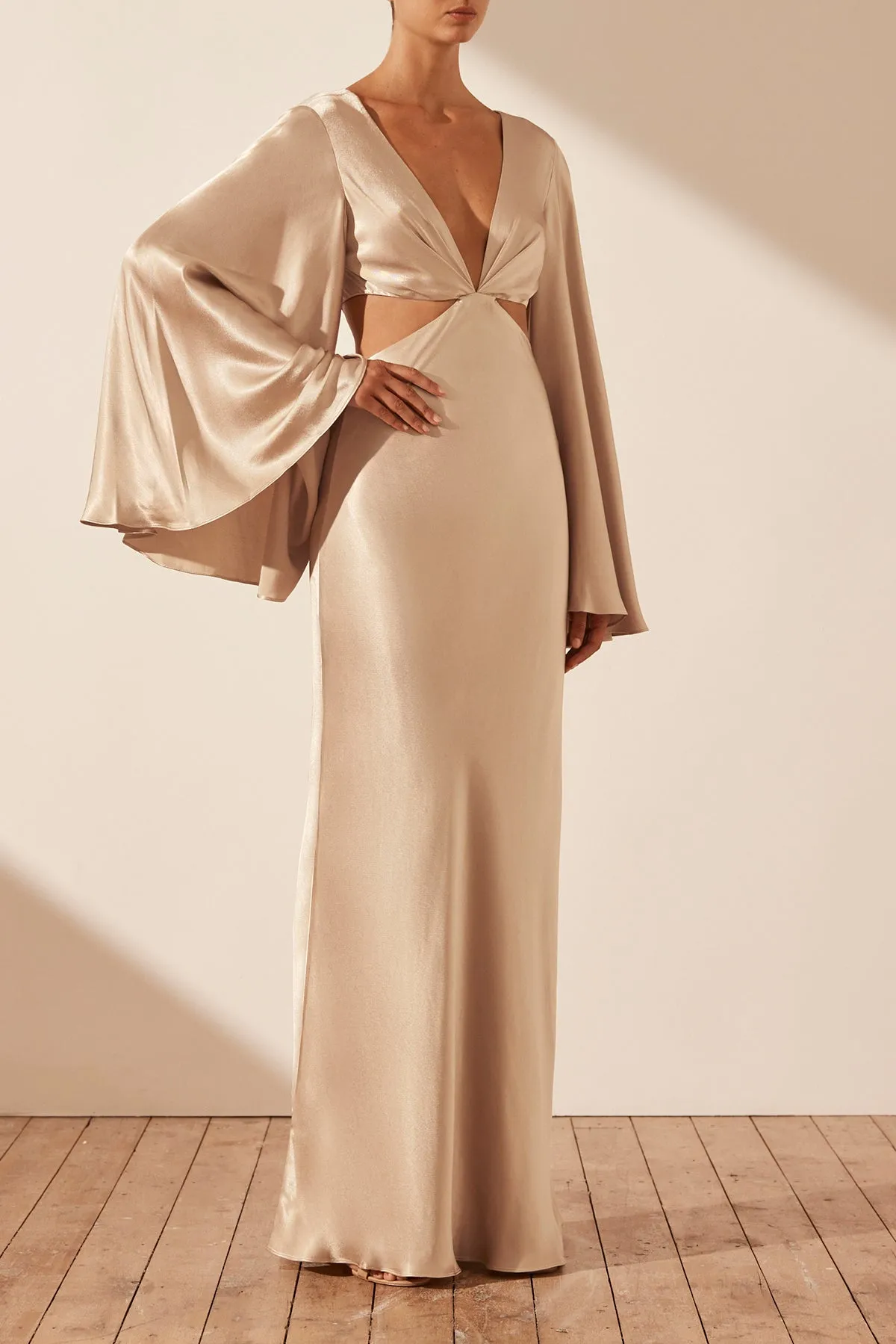 LA LUNE FLARED SLEEVE OPEN BACK MAXI DRESS - GOLD