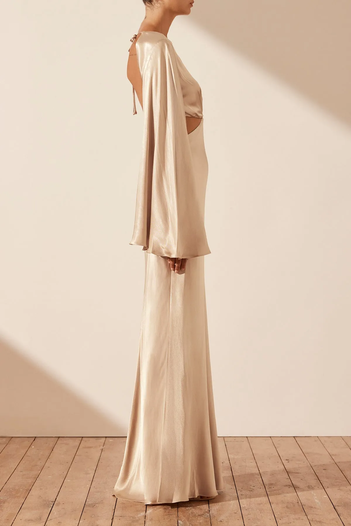 LA LUNE FLARED SLEEVE OPEN BACK MAXI DRESS - GOLD