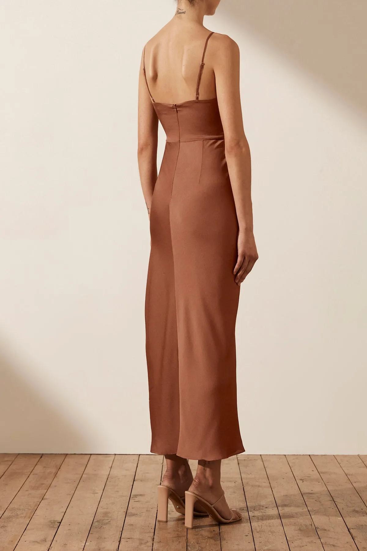 LUXE TWIST FRONT SLEEVELESS MIDI DRESS - MOCHA