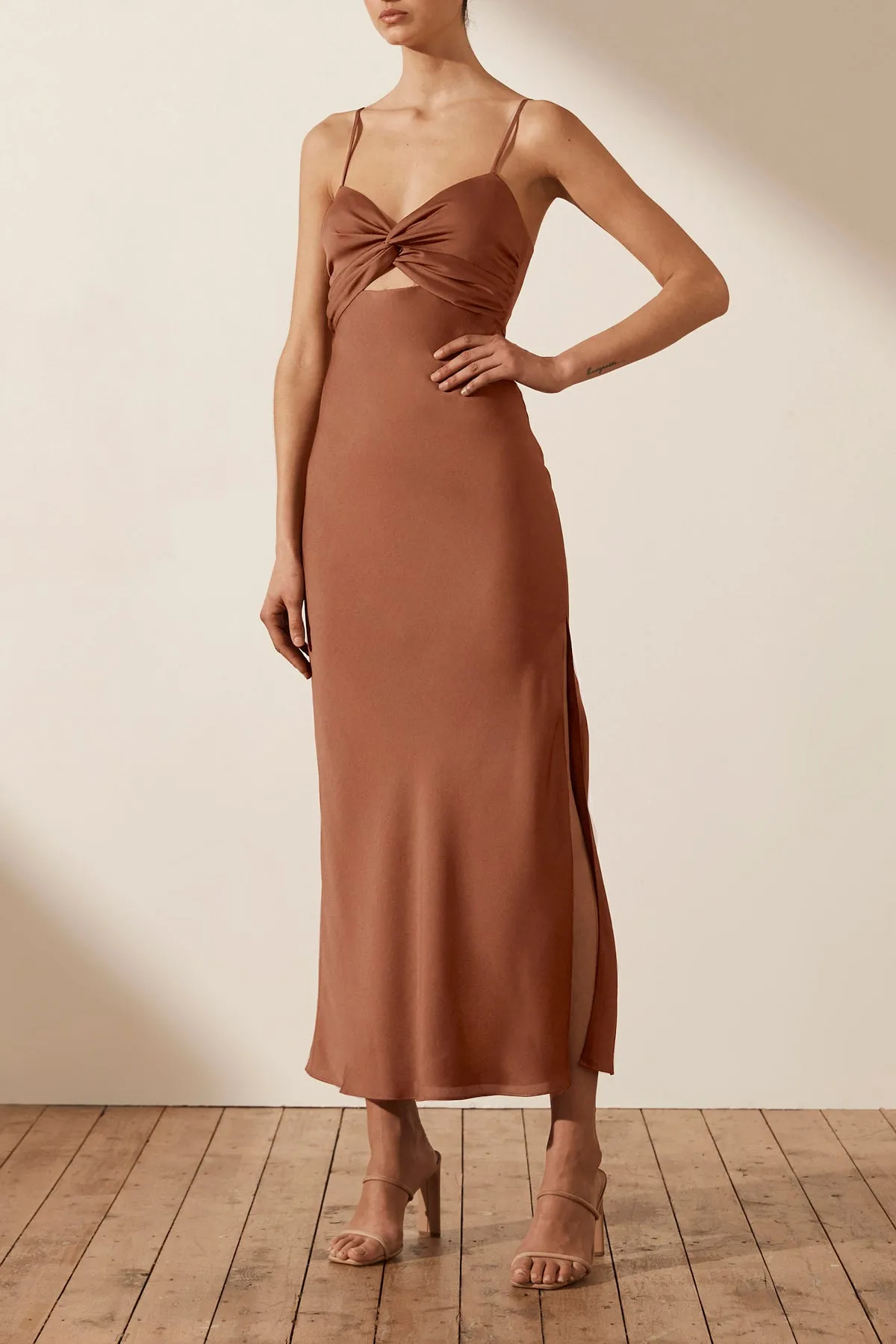 LUXE TWIST FRONT SLEEVELESS MIDI DRESS - MOCHA