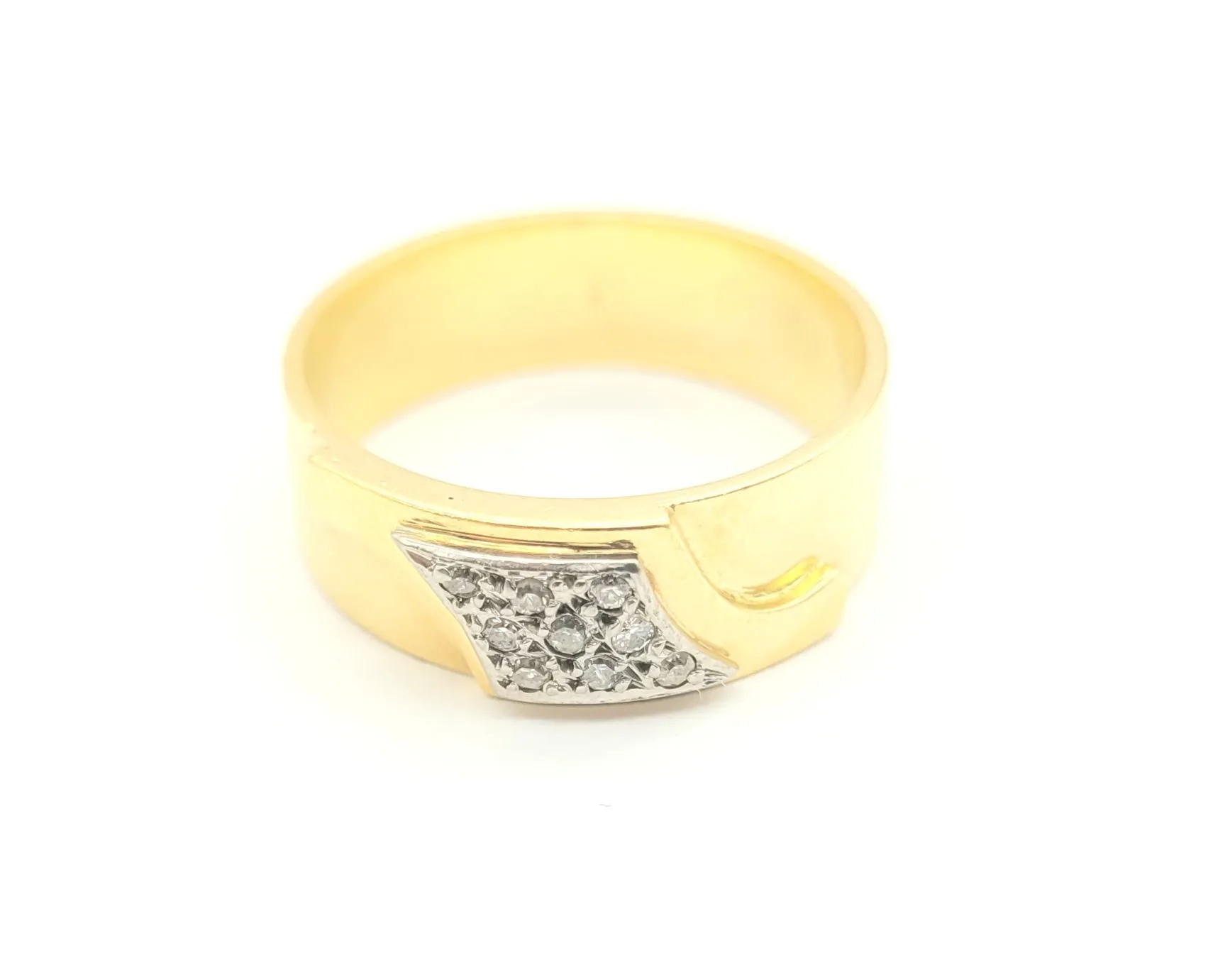 New 18kt Gold Diamond Ring