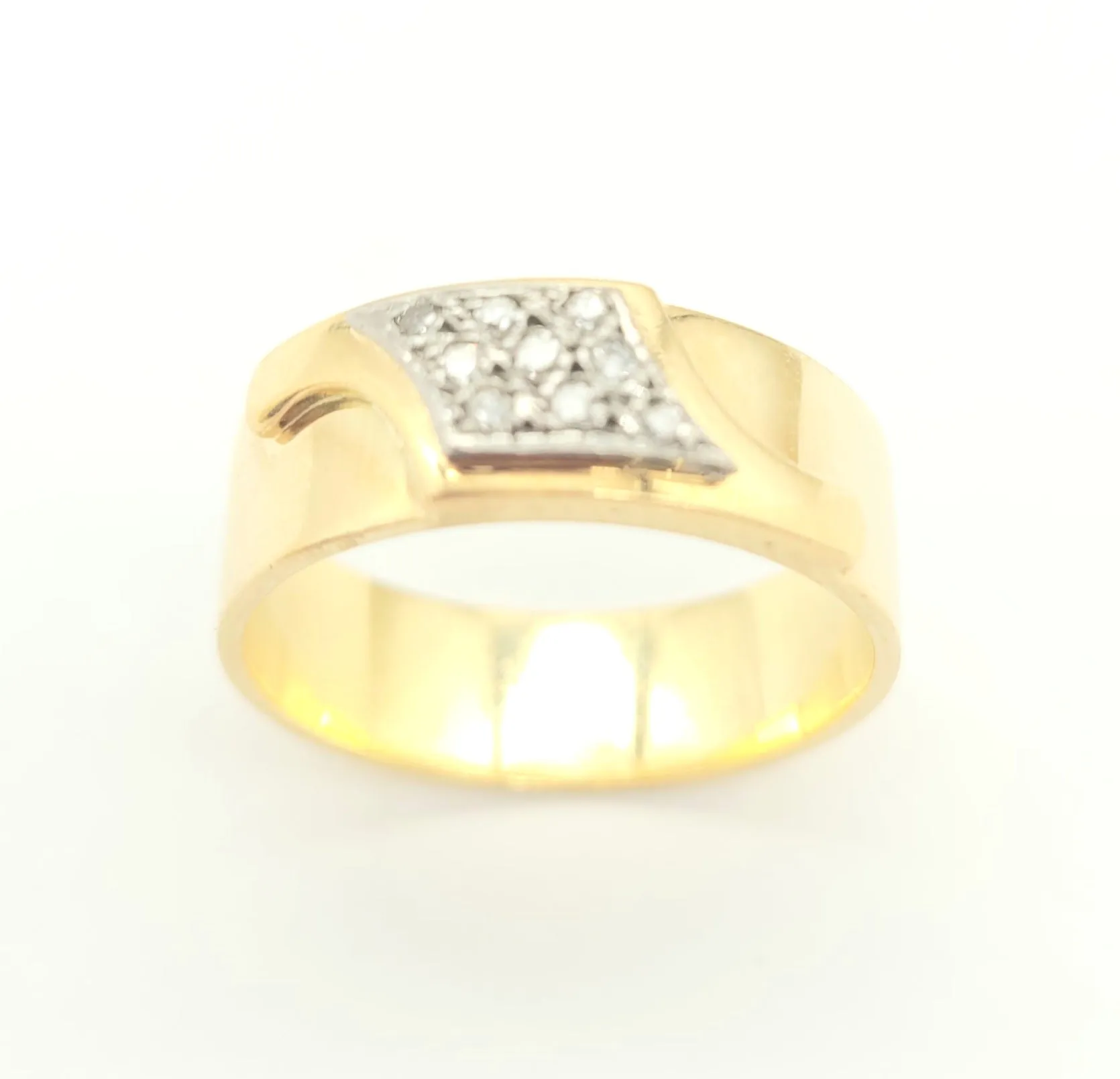 New 18kt Gold Diamond Ring